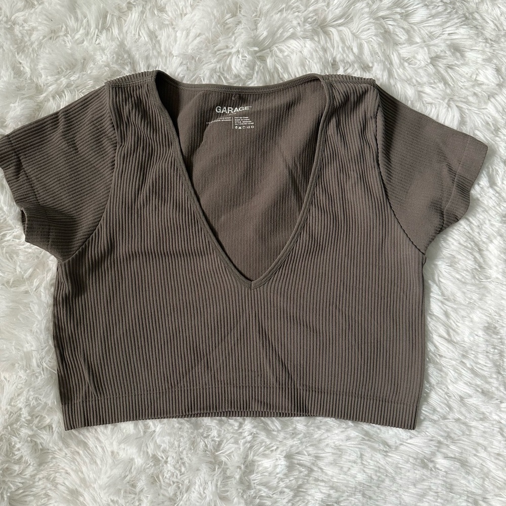 Garage women’s brown crop tee